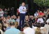 Προσθαφαιρέσεις στο επικοινωνιακό επιτελείο
