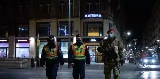 Ουγγαρία: Η στιγμή που αστυνομικοί ξυλοκοπούν άγρια εγκληματία που προσπαθεί να διαφύγει (VIDEO)