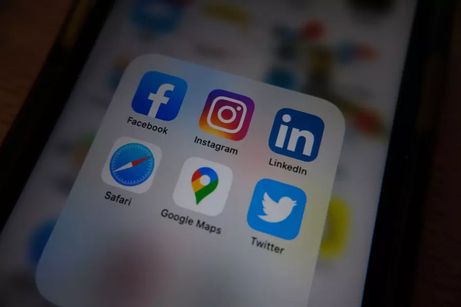 876cc8ee6df71e5ffc33167469ba427d_L Η σκοτεινή όψη των social - Ο λόγος του μίσους