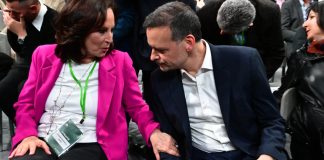 Ο ξαφνικός εμφύλιος στο ΠΑΣΟΚ: Γιατί ξέσπασε ο «πόλεμος» Άννας – Χάρη
