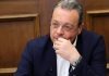 Μεταξύ Τσίπρα και ΣΥΡΙΖA: Αντίστροφη μέτρηση για τον Σ. Φάμελλο