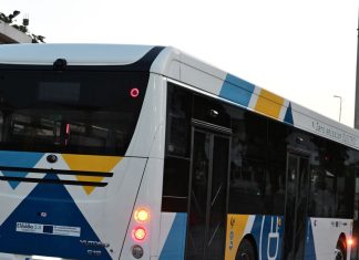Άνω Λιόσια: Λεωφορείο προσέκρουσε σε κολώνα – Τρεις τραυματίες