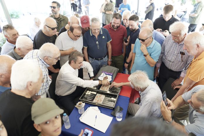 Έμφραγμα στα αεροδρόμια-Ο πρωθυπουργός παίζει …τάβλι!