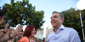 Ο Τσίπρας προκαλεί και προειδοποιεί τον Μητσοτάκη με «ντέρμπι» στις ερχόμενες κάλπες
