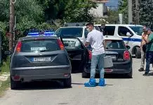 Μακελειό στο Αίγιο: Βρέθηκε μπλούζα του Ιταλού με κηλίδα από αίμα – Οι αντιφάσεις του 65χρονου και τα σενάρια που εξετάζουν οι Αρχές για τη δολοφονία μητέρας-γιου