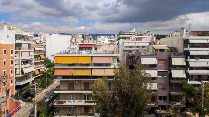 Κύκλωμα σε πολεοδομίες: Ποια είναι η γ.γ. του δήμου Γαλατσίου που παύθηκε από τη θέση της
