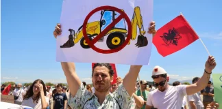 «Καμπανάκι» Κομισιόν προς Αλβανία: Το έργο Κούσνερ – Τραμπ απειλεί την ευρωπαϊκή πορεία της χώρας