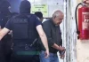 Ο Αλέξανδρος Γιωτόπουλος επιστρέφει στις φυλακές Κορυδαλλού – Πλήθος φώναζε «κράτα γερά» για τον αρχηγό της 17Ν