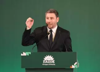 ΠΑΣΟΚ: Η δημοσκοπική καχεξία φέρνει απειλή για… διαγραφές – Τι προσπαθεί να προλάβει ο Ανδρουλάκης, τι φοβούνται τα στελέχη