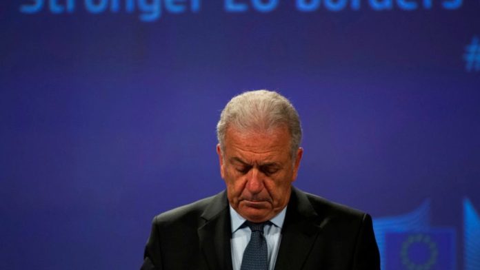 Οι «μπούρδες» των Βρυξελλών που καίνε τον Αβραμόπουλο