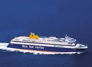 Αλλαγή στο δρομολόγιο του Blue Star Paros λόγω προβλήματος υγείας μέλους του πληρώματος