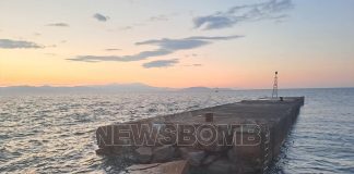 Ραφήνα: Πλοίο γεμάτο με επιβάτες κι οχήματα προσέκρουσε στον λιμενοβραχίονα – Τον έκοψε στα δύο