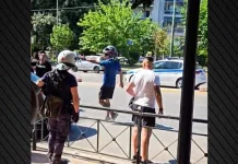 «Τον σκοτώσαμε; Καλά του κάναμε!»: Επίθεση στις κάμερες από συγγενείς του καταδικασμένου για τον θάνατο του 11χρονου Μάριου