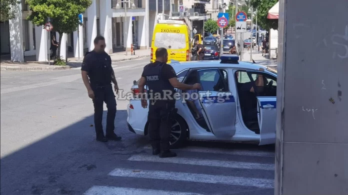Επιδειξίας προκάλεσε αναστάτωση στο κέντρο της Λαμίας, γυναίκες κάλεσαν την Αστυνομία