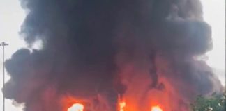 Η Ουκρανία έπληξε αποθήκη και τερματικό σταθμό πετρελαίου στη ρωσική περιφέρεια του Λένινγκραντ