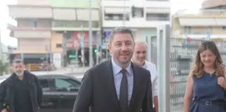 Μεγαλώνει η απόσταση από Τσίπρα, αλλά «καθαρά τρίτο» το ΠΑΣΟΚ