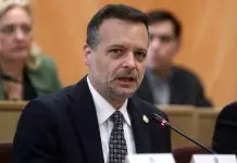 Τι δουλειά έχει ο Δήμος της Αθήνας με την Άμυνα και τους στρατιωτικούς εξοπλισμούς