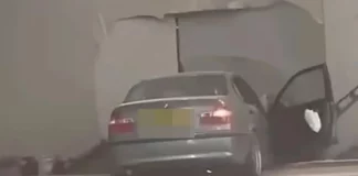 Τροχαίο – σοκ στην Αγγλία: BMW «πέταξε» μέσα σε αίθουσα μπόουλινγκ και διέλυσε 16 διαδρόμους