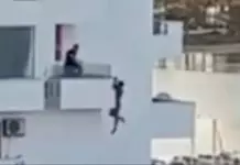 Βίντεο σοκ: 29χρονος έπεσε από τον 7ο όροφο κτιρίου στην Ίμπιζα