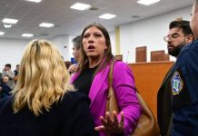 Επεισοδιακά συνεχίζεται η δίκη για τα Τέμπη: Συγγενείς θυμάτων στράφηκαν κατά της Κωνσταντοπούλου
