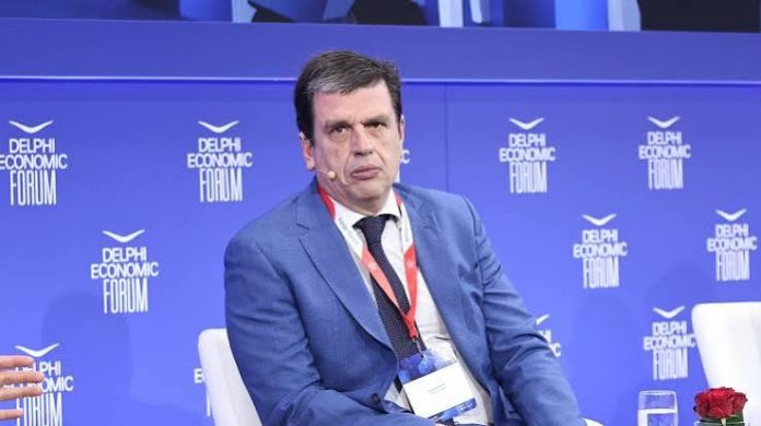 Ο προκλητικός Καιρίδης εξοργίζει ακόμα και το Μαξίμου