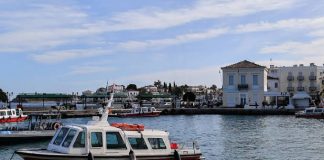Σπέτσες: Πλοίαρχος σε αμόκ έσπαγε το ίδιο του το πλοίο μέσα στο λιμάνι