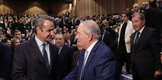 Η αντανάκλαση του ρήγματος Καραμανλή – Μητσοτάκη στη βάση της ΝΔ και τα αγκάθια στην προσπάθεια συσπείρωσης