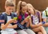 Όχι smartphone πριν από τα 13 έτη, συστήνει η αρχή Δημόσιας Υγείας στην Σουηδία