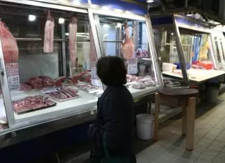 Άδεια καλάθια και «κομμένο» κρέας: Η ακρίβεια αλλάζει ριζικά το διατροφικό χάρτη των Ελλήνων το 2026