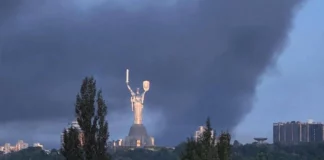 Τουλάχιστον 8 τραυματίες σε ρωσική πυραυλική επίθεση στο Κίεβο, τέσσερις νεκροί στη Ντνίπρο