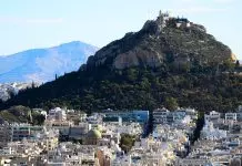 Τρόμος για 22χρονη στον Λυκαβηττό – Άγνωστος την άρπαξε με τη βία, κατάφερε να του ξεφύγει