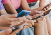 Η Νορβηγία επιβάλλει σχεδόν πλήρη απαγόρευση της Τεχνητής Νοημοσύνης σε μαθητές 6 έως 13 ετών