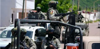 Τέσσερα αποκεφαλισμένα πτώματα βρέθηκαν σε αυτοκίνητο δίπλα στο κοινοβούλιο πολιτείας του Μεξικού