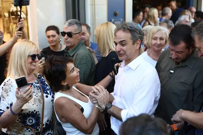 Ο σνομπισμός του 75% ή του 80% του κόσμου μπορεί να φέρει τα πάνω κάτω στην Ελλάδα;