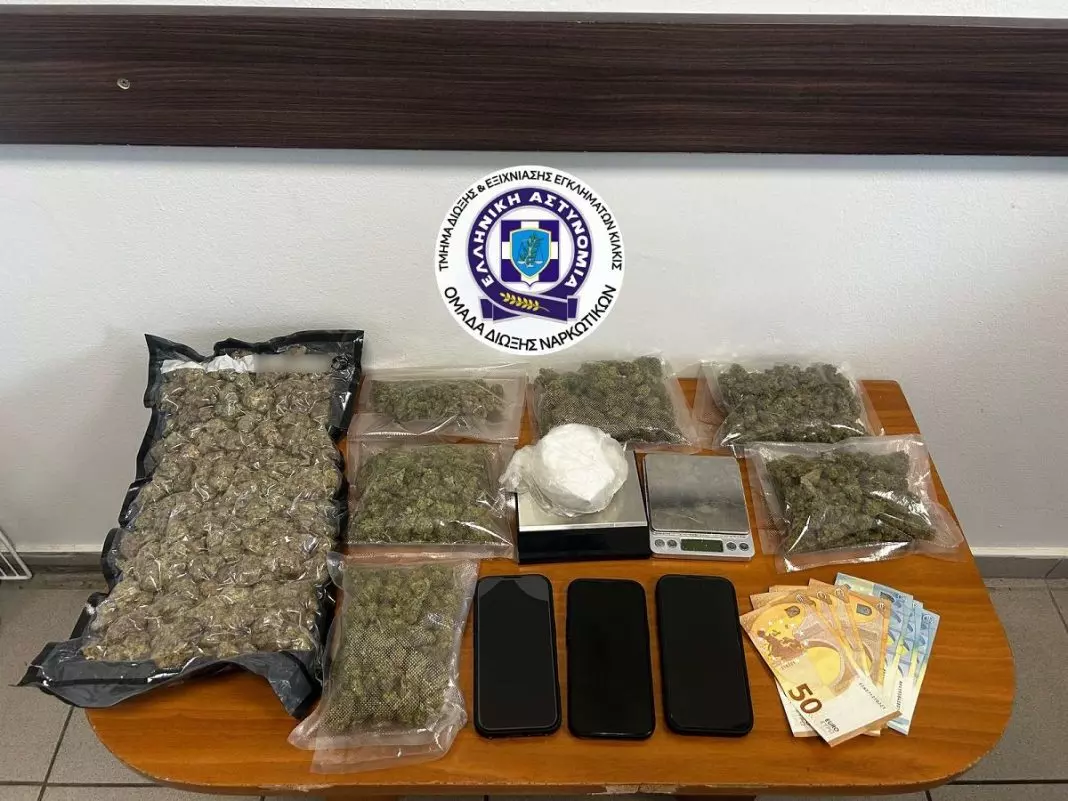 Θεσσαλονίκη: Τα κουτιά από παπούτσια σε λεβητοστάσιο έκρυβαν κοκαΐνη και χασίς – Δείτε βίντεο