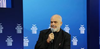Απίστευτη δήλωση του Έντι Ράμα: “Ο Θεός, το σεξ και η ΕΕ είναι τρία πράγματα που δεν μπορείς να προβλέψεις”