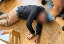 Συνελήφθη στην Πολωνία ύποπτος για τη δολοφονία του Ρώσου σκιτσογράφου που σατίριζε τον Πούτιν