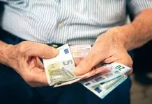 Συνταξιούχοι: Θα χάσουν λεφτά και το 2027