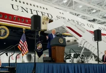 Ο Τραμπ παρέλαβε το νέο Air Force One, δώρο του Κατάρ: Προανήγγειλε ταξίδια σε Τουρκία και Κίνα, απείλησε εκ νέου το Ιράν, βίντεο
