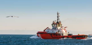 Επίθεση σε τουρκικό αλιευτικό κοντά στην Κριμαία, ένας νεκρός και τέσσερις τραυματίες, βίντεο