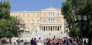 Τον Σεπτέμβριο ο «λογαριασμός» για τα νέα κόμματα