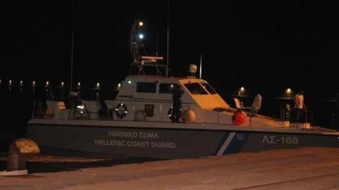 Διάσωση 45 παράνομων αλλοδαπών σε λέμβο στη θαλάσσια περιοχή νότια της Γαύδου