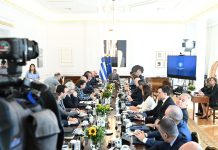 Ο γαλάζιος “Πελοποννησιακός πόλεμος”: Περιοδείες της ΝΔ στην περιφέρεια για να αναχαιτιστεί το εγχείρημα Σαμαρά