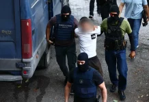 Εμπρηστική επίθεση στη Θεσσαλονίκη: Δεν συνεργάζεται με τα στελέχη της Αντιτρομοκρατικής ο 25χρονος και «έβαλε στο τραπέζι» το δικαίωμα της σιωπής. Θα απολογηθεί τη Δευτέρα για πέντε κακουργήματα!