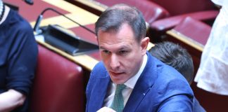 Γιατί αξίζει το… χρυσό βατόμουρο ο Παναγιώτης Δουδωνής