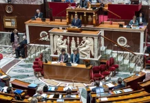 Την ισόβια κάθειρξη για τους κατά συρροή βιαστές ανηλίκων κάτω των 15 ετών ενέκρινε η γαλλική Εθνοσυνέλευση
