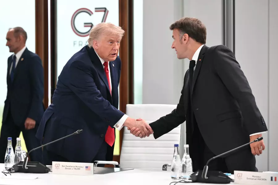 Σύνοδος ΝΑΤΟ: Τραμπ και Μακρόν κάνουν παζάρι με τον Ερντογάν - Η αγωνία της Ελλάδας για τις εξελίξεις