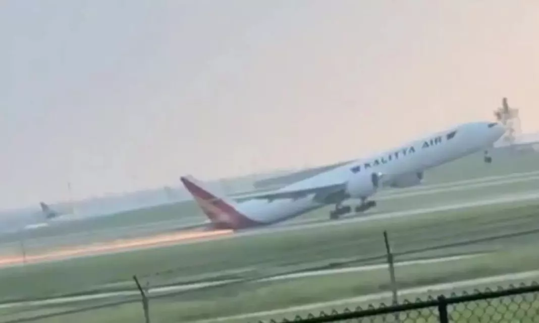 62156400-1784648887640-141272486-boeing-777