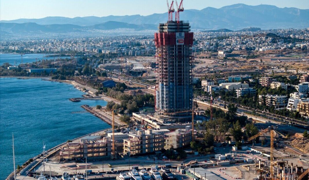 ΓΛΥΦΑΔΑ.ΣΥΝΕΧΙΖΟΝΤΑΙ ΟΙ ΕΡΓΑΣΙΕΣ ΣΤΟΝ ΧΩΡΟ ΤΟΥ ΠΑΛΙΟΥ ΑΕΡΟΔΡΟΜΙΟΥ .ΕΝΑΕΡΙΕΣ ΛΗΨΕΙΣ