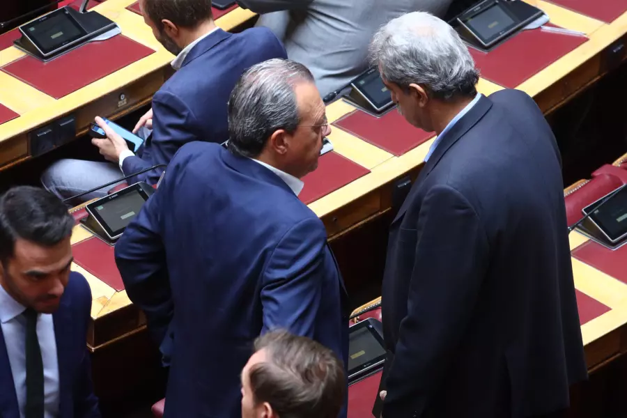 8111a421d4540971c1f61dfba9e82739_L 16 βουλευτές απειλούν τον Φάμελλο με ανεξαρτητοποίηση αν αλλάξει γραμμή - Υποψήφιος για πρόεδρος ο Πολάκης